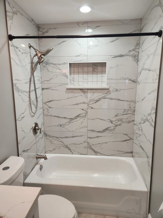 Building Photo - 1020 Brunswick Harbor