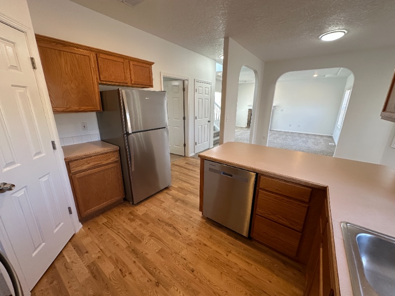 Building Photo - 670 Teton Dr