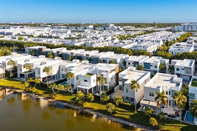 Building Photo - 10561 NW 67th Terrace