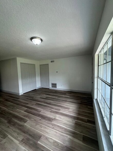 Building Photo - 7607 High Meadow Cir