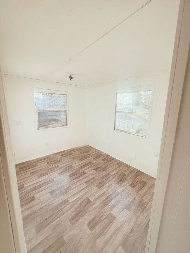 Building Photo - Cozy and affordable 2-bedroom