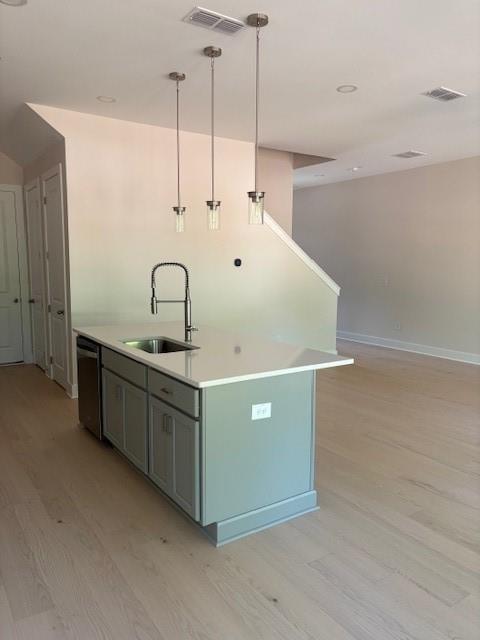 Building Photo - 2560 Silver Star Dr NE