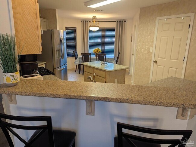 Building Photo - 4009 Shorewood Dr