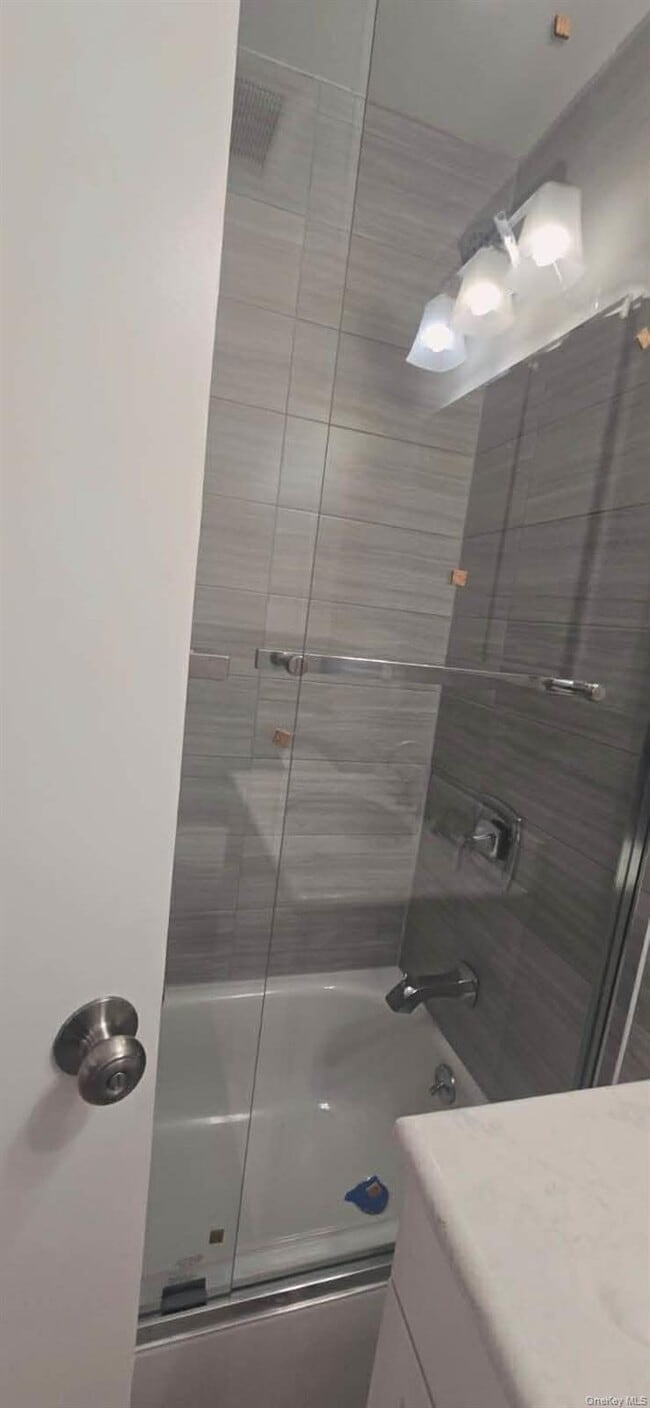 Building Photo - 78-29 68th Ave