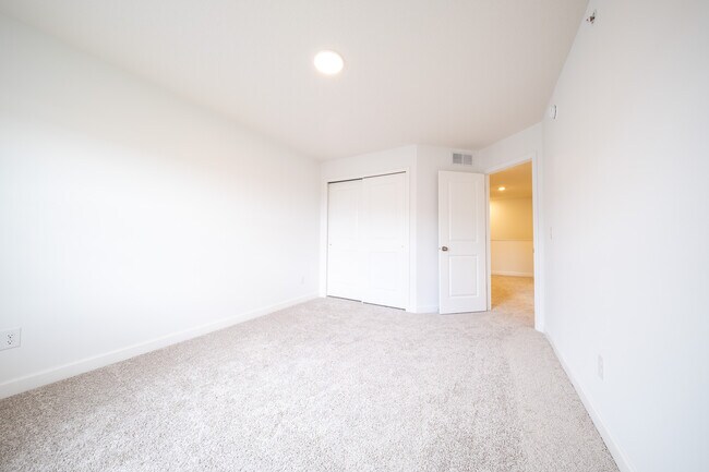 Building Photo - 15142 Archdale Ln
