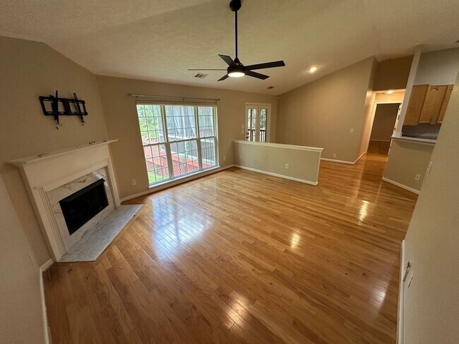 Building Photo - 245 Cobblestone Landing