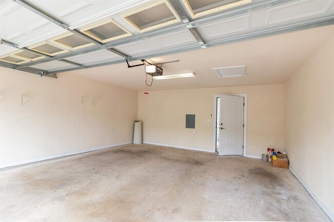 Building Photo - 2241 Zach Scott St