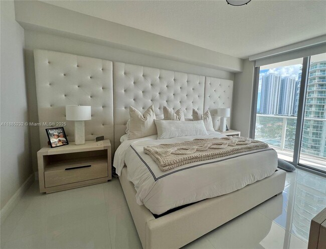 Building Photo - 300 Sunny Isles Blvd