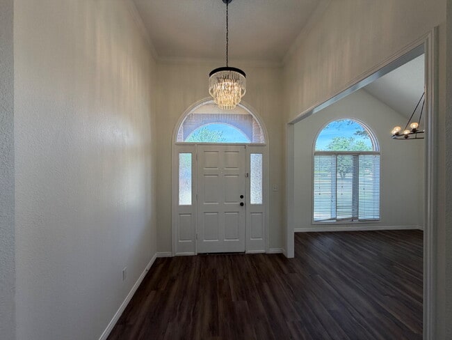 Building Photo - Beautiful Newly Updated Home in Whisperwood!
