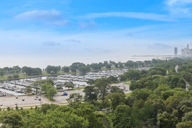 Building Photo - 330 W Diversey Pkwy