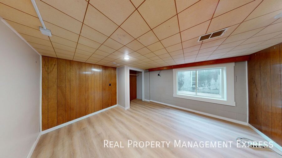 Building Photo - 4 Bedroom, 2 Bathroom Home for Rent in Sioux Falls