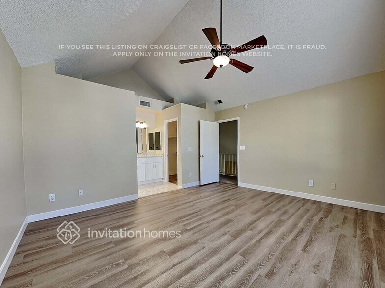 Building Photo - 441 S Maple