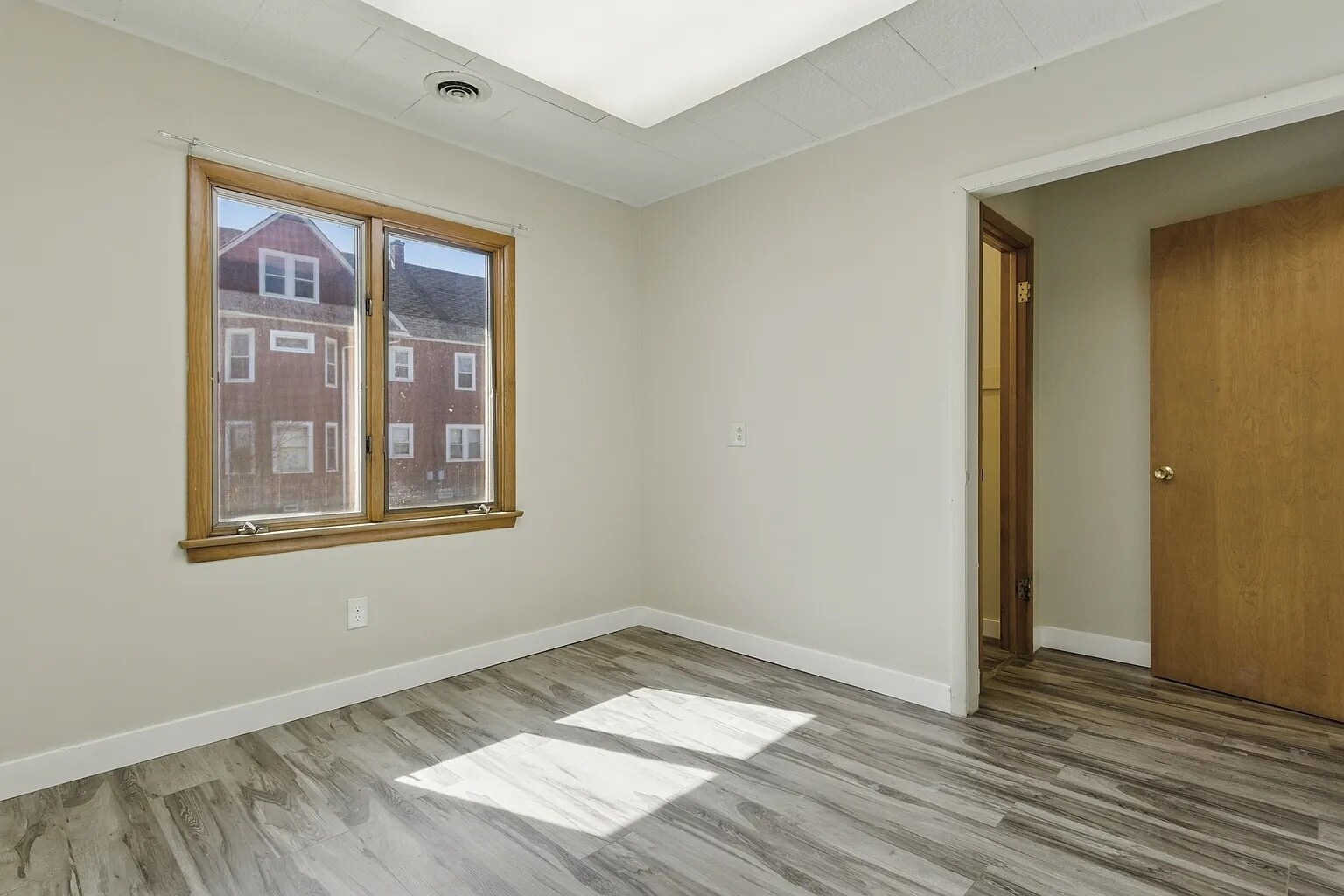 Building Photo - 66 Cazenovia St