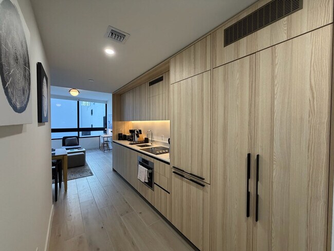 Building Photo - 225 N Miami Ave