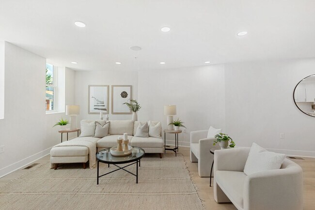 Building Photo - STUNNING 4 Level Fells Point Rowhome! WITH...