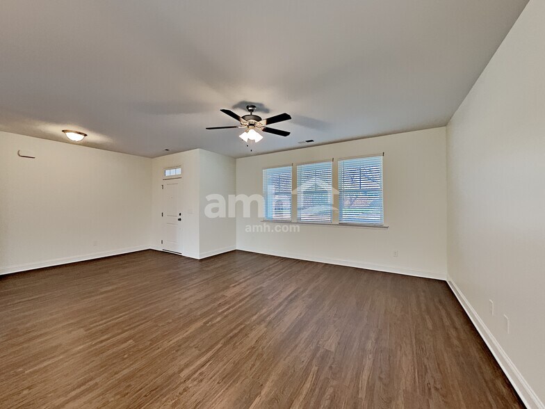 Building Photo - 201 Stowe Rd