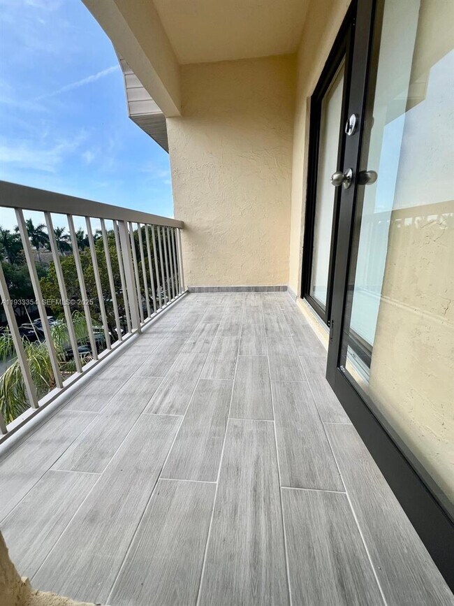 Building Photo - 8180 Geneva Ct