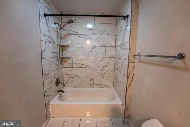 Building Photo - 8209 Mockingbird Dr