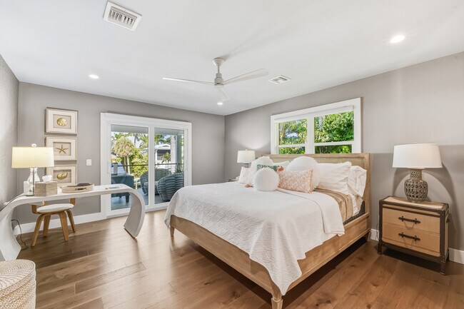 Building Photo - 165 1st St E