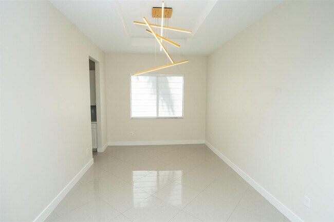 Building Photo - 10660 S Lago Vista Cir