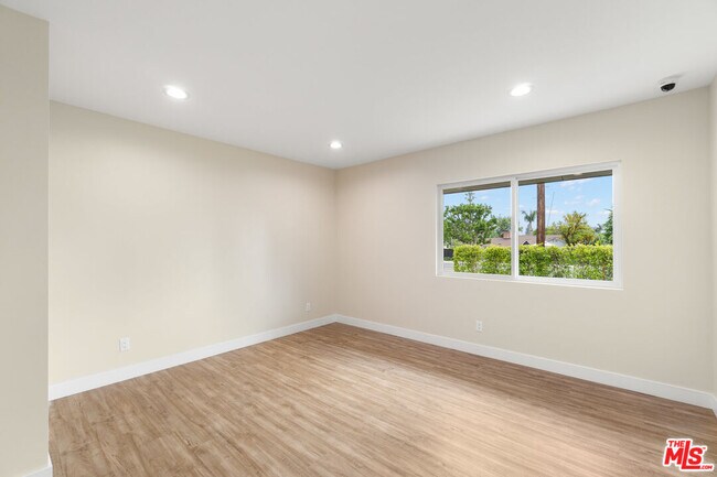 Building Photo - 17633 Nordhoff St