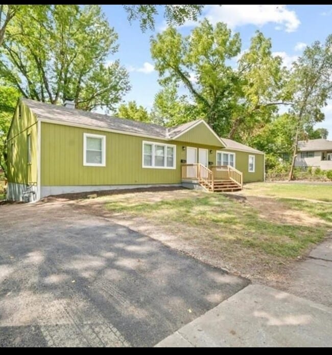 Building Photo - 5754 Indiana Ave