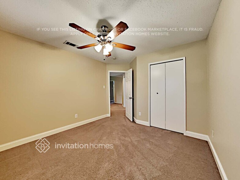 Building Photo - 921 Mockingbird Dr