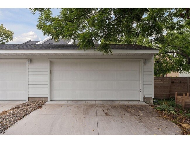 Building Photo - 2320 Priscilla St