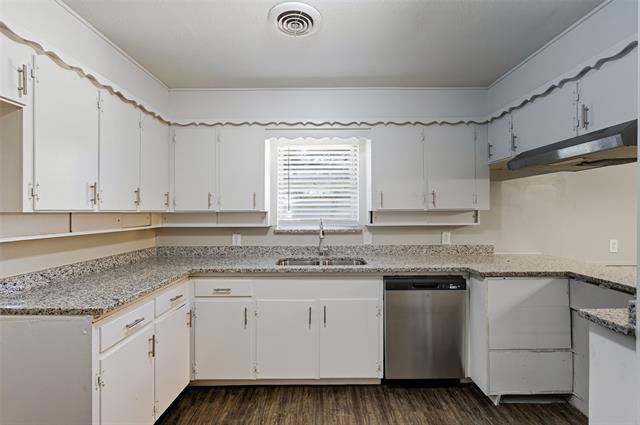 Building Photo - 2321 Carten St