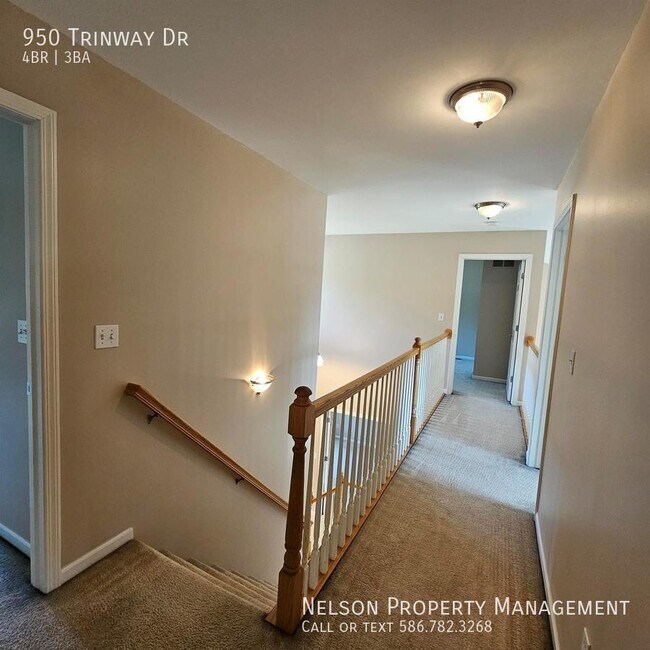 Building Photo - 950 Trinway Rd