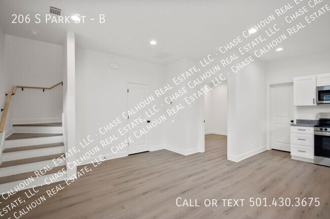 Building Photo - 206 S Park St