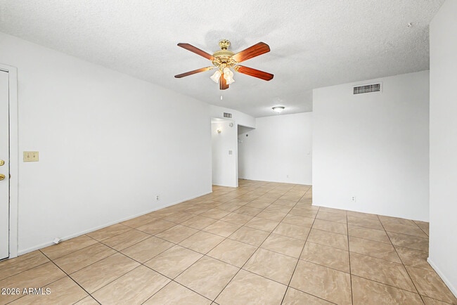 Building Photo - 2931 E Beck Ln