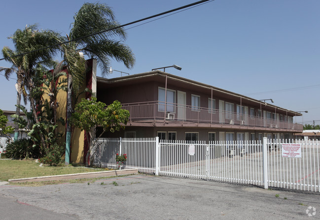 Primary Photo - Avalon Studios