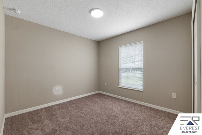 Building Photo - 3 Slumber Path