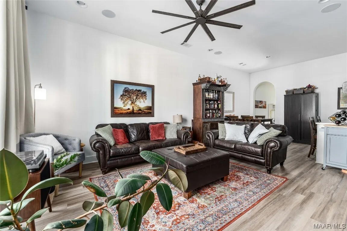 Building Photo - 4648 Broadwick St