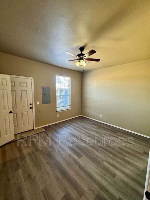 Building Photo - 157 Bison Ct Way