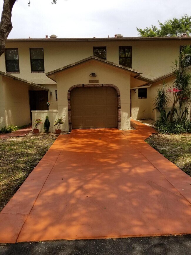 Primary Photo - 23312 SW 53rd Ave