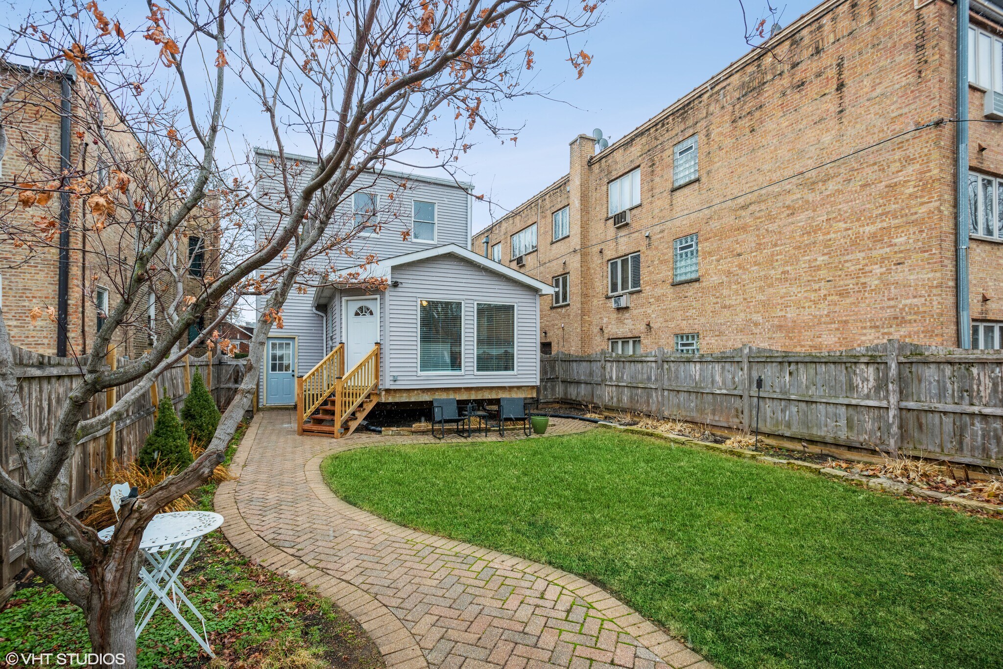 Building Photo - 6320 N Paulina St