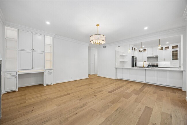 Building Photo - 201 Litchfield Ln