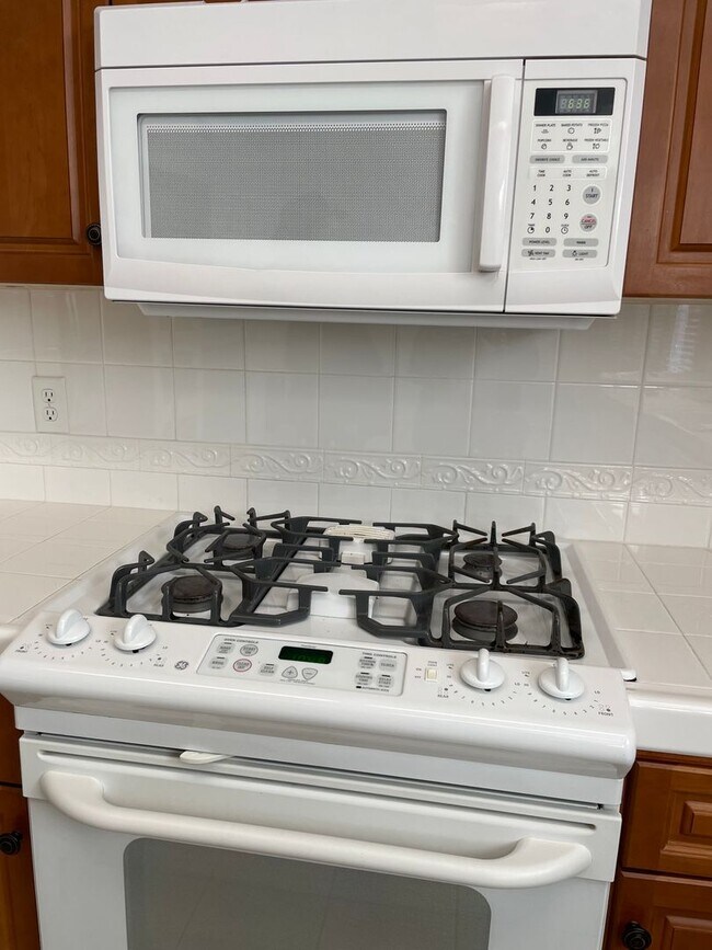 Building Photo - 714 W Riviera Ln