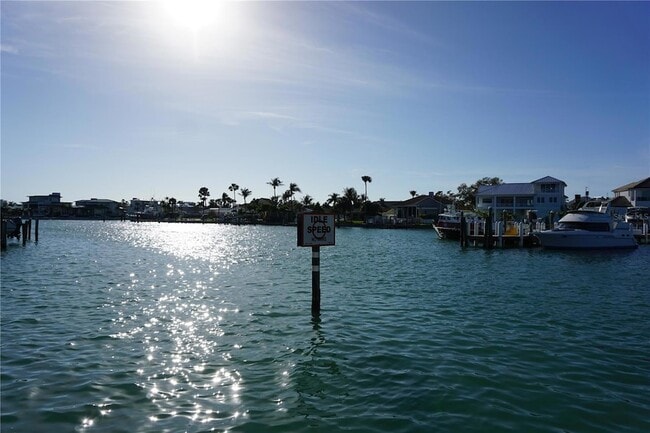 Building Photo - 340 Pinellas Bayway S