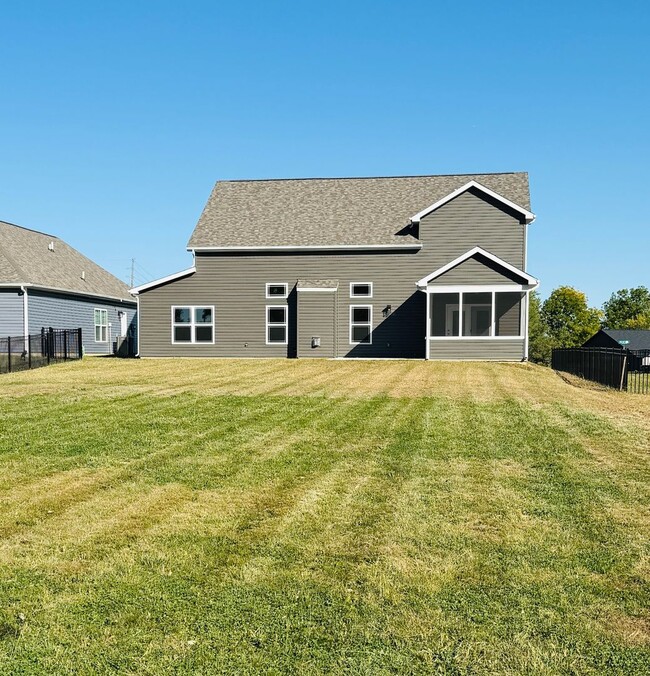 Building Photo - 1970 Petit Dr