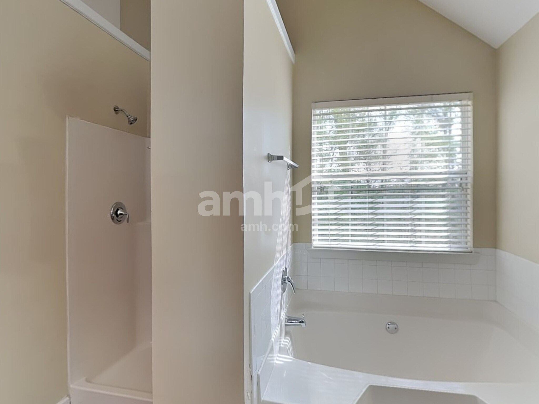 Building Photo - 3511 Umatilla Ln SW