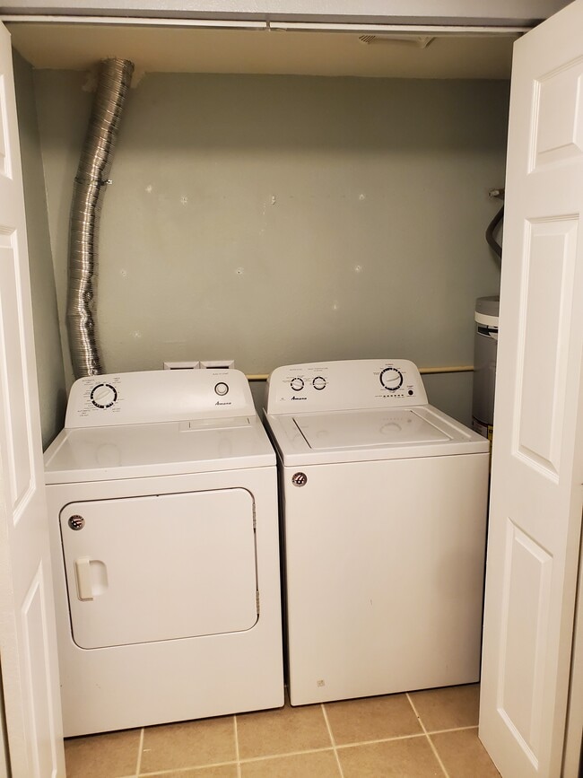 Washer/dryer in Unit - 2306 Madrona Dr