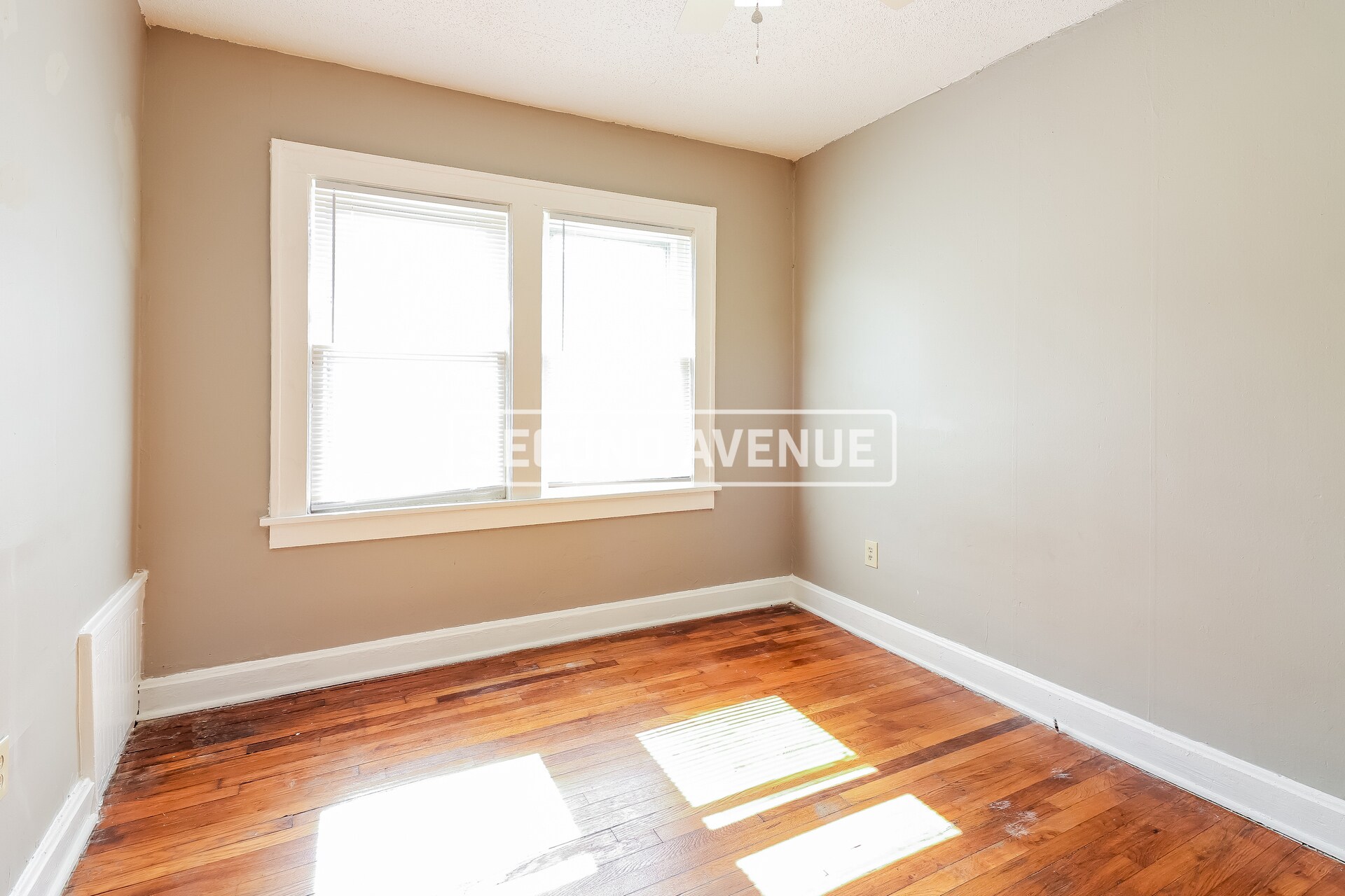 Building Photo - 4309 Chestnut Ave