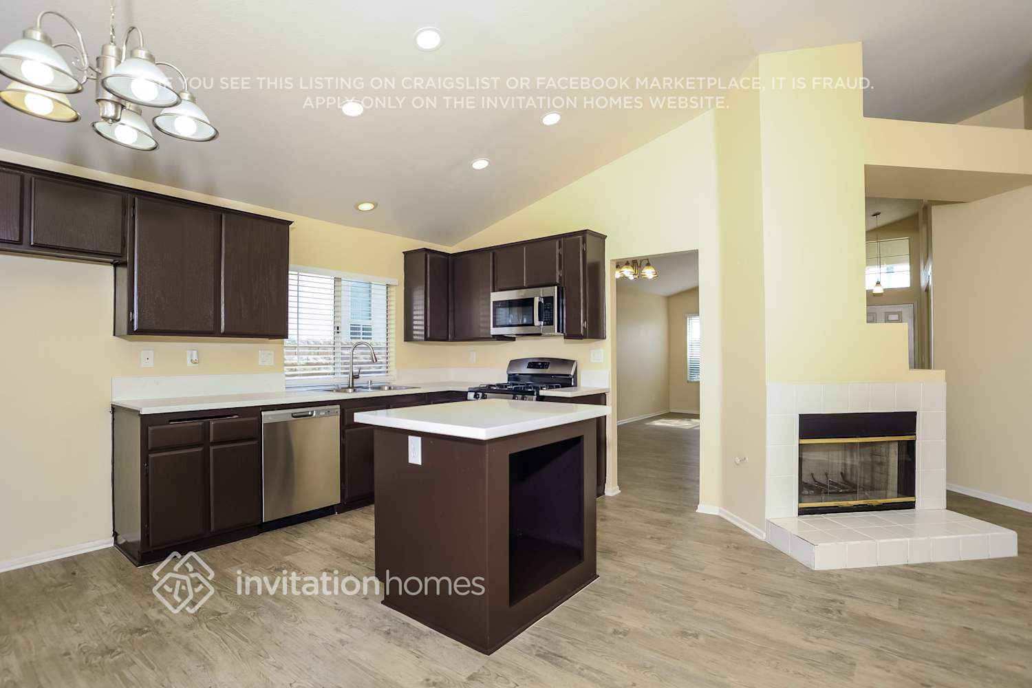 Building Photo - 39826 Milan Dr