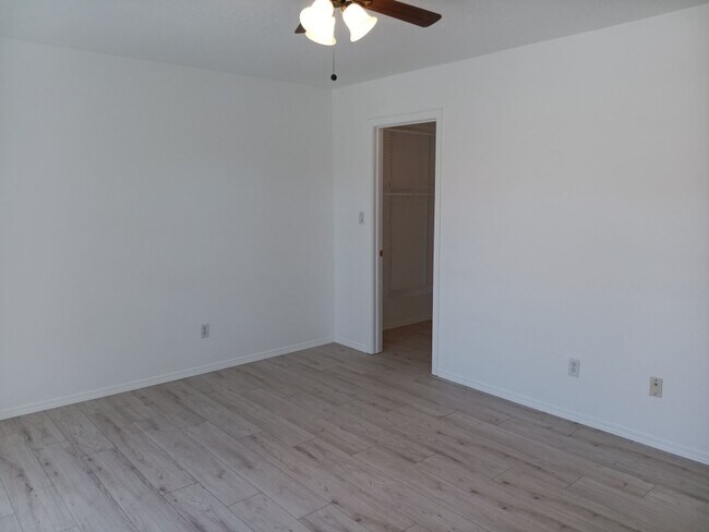 Building Photo - 3 Bedroom, 2.25 Bathroom Home! Schedule a Showing Today!