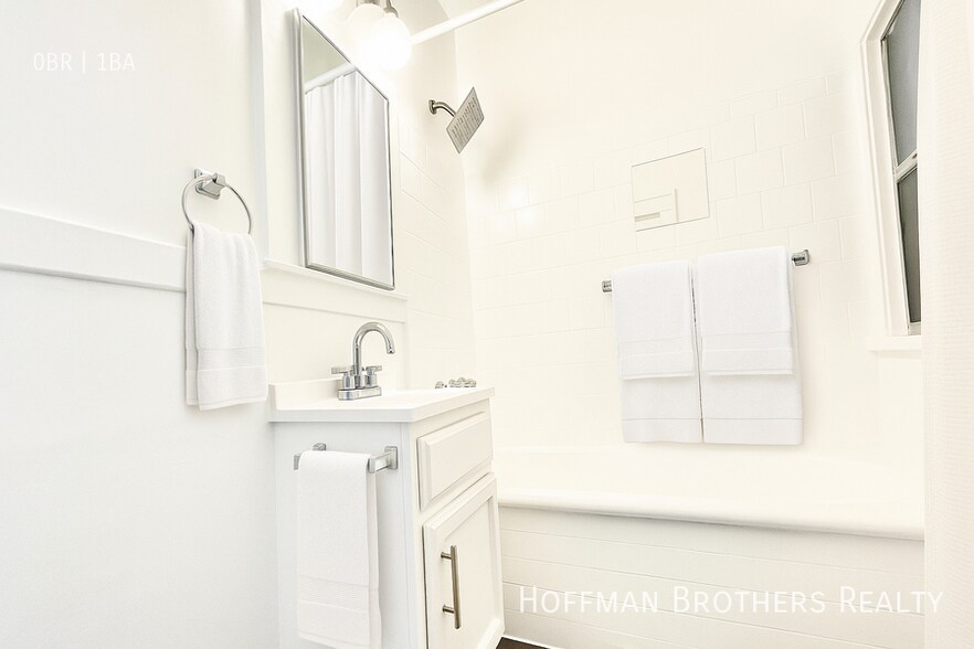 Building Photo - 913 Grattan St