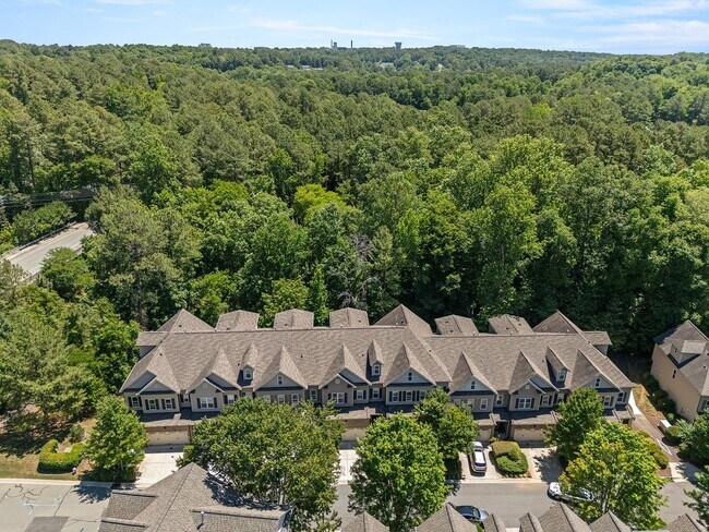 Building Photo - Convenient Carrboro Living in a Spacious 4 Bedroom Home
