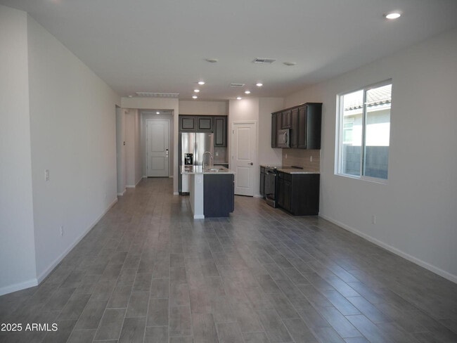 Building Photo - 18156 W Daley Ln